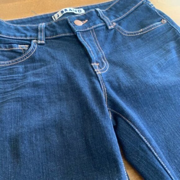 𝅺J Brand Scarlett Seven Eights Dark Wash Jeans. 28 - Picture 9 of 10